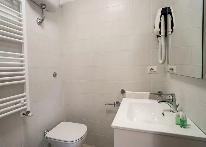 Pensión Minerva Monks 4*