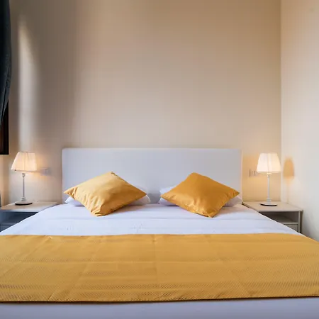 Minerva Monks Vendégház 4*