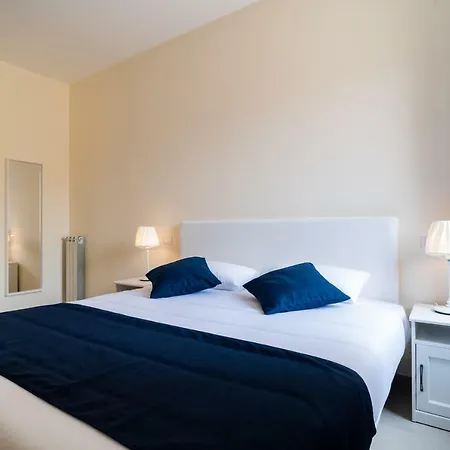 Minerva Monks Pensión 4*