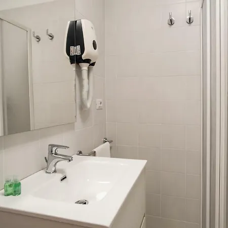 Minerva Monks Pensión 4*
